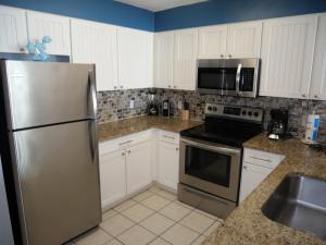 Pelican Beach 1612 condo