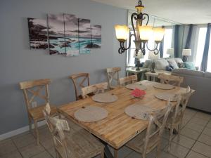 Pelican Beach 1612 condo