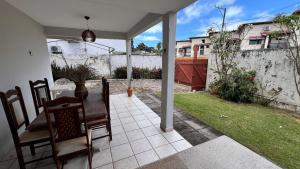 Casa individual apenas 650m da praia