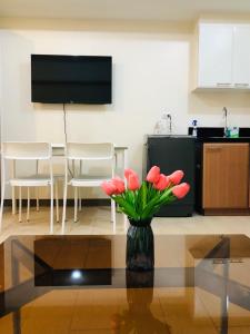 Charming 1BR with Balcony near Venice mall&BGC