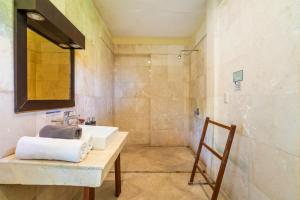 Aileen 4 BR Private Pool Villa ZN263