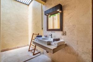 Aileen 4 BR Private Pool Villa ZN263