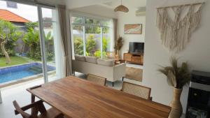 Stylish 3BR Villa with Pool & Garden in Canggu