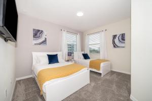 3120-201BB STOREY LAKE, CONDO 32 GARDEN VIEW