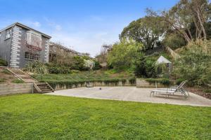 An Entertainers Oasis - Fun Home with Pool Table, Arcade Game, Basketball Ring