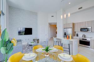 3900-502GJ DESIGN DISTRICT, CONDO 2 BEDROOMS & 2 BATHROOMS