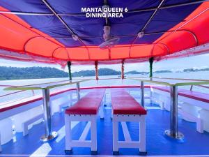 Manta Queen Similans Snorkel Cruise
