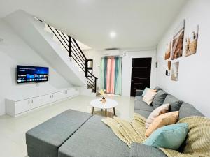 Cozy 3BR House for Groups with AC Wifi Free Parking