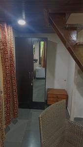 NivaantatVicharays Palm View Family Room