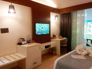 Foxoso La Beach Resort & Spa