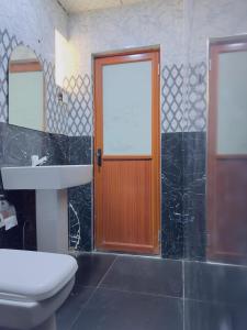 7&7 Hotel and Restaurant