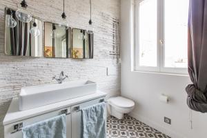B&B / Chambres d'hotes MONTMARTRE ROMANTIC, Bed & Breakfast - Paris : photos des chambres