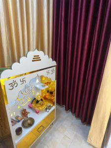 2 BHK fully furnished guest apartment - ghaziabad