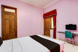 Hotel O Solo near RS JIH Solo formerly Azifa Inn