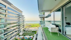 Tranquil Yas Retreat Modern Mayan 3 Studio