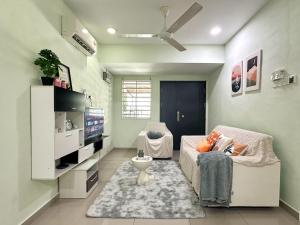 Specious Living Cozy House