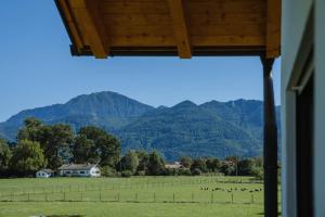 Ferienwohnung Leopoldine - 3hvězdičkové hotely ve městě Übersee