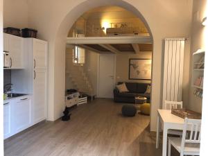 Casa Anna Lungarno Galilei Pisa