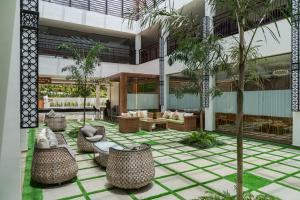 edassery canal lake resort