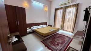 Hotel Mahendra, Karad