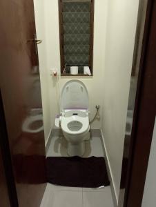 3 Bed, 1 Wash and Extra Toilet - Close to Parramatta CBD - Full House