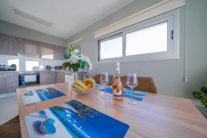 Majestic Sunset Salt Lake Views 300m from beach