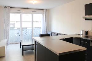 Charming modern 2-room apartment near Paris