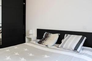 Charming modern 2-room apartment near Paris