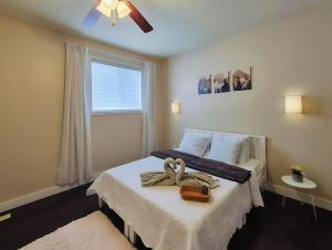 Central 3 Bedroom Gem Near ICE District - Stadium and Malls