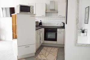 Helles, modernes Apartment, Balkon, Fahrstuhl, 2P