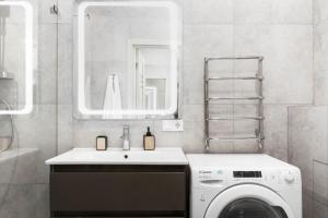 Razor Apartment with Terrace, Kamanina