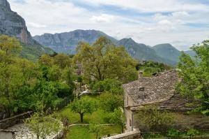 To Rodi Zagori Greece