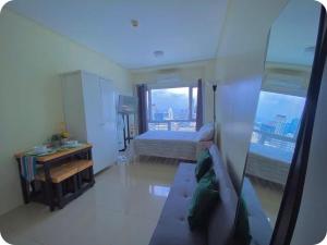 Cosy Makati Penthouse Studio with Great View
