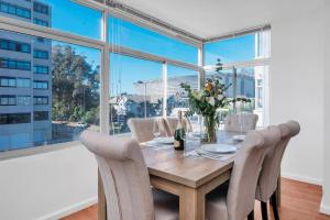 2bed Central Apartment in Cape Town Atlantic Point