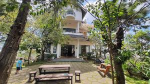 Lotus Luxury Villa Da Lat