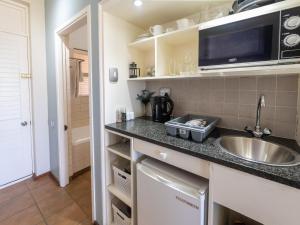 Unit 151 Brookes Hill Suites