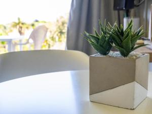 Unit 151 Brookes Hill Suites