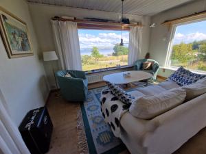 Boende på SydKoster med havsutsikt och nära till bryggor