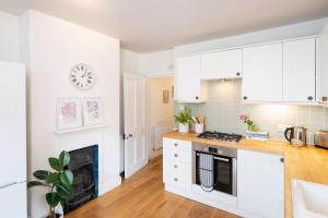 Large flat, central Exeter, sleeps 6, garden