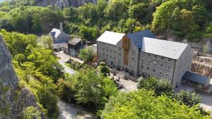 Rock Mill 2 Bed Apartment 12