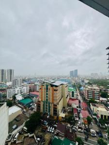 Stylish 1BR at Lush Residences Makati with City View