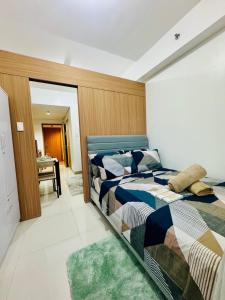 Stylish 1BR at Lush Residences Makati with City View