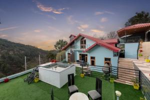 The Summer House Kasauli I Serviced Villa I 4 Bedroom Villa l Party & Music I Sky Bonfire I Kasauli By Exotic Stays
