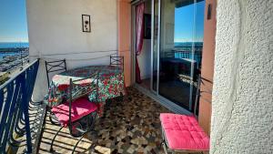 Large apartment with sea and port view