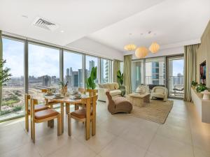 Downtown 4BDR Apartment Opposite Dubai Mall, Burj Khalifa Views
