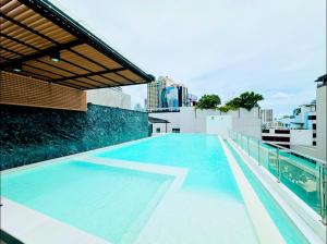 6th Avenue Sukhumvit BKK Two Bedrooms BTS Asok Nana MRT Sukhumvit