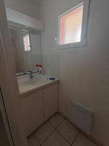 Appartement récent proche mer - A04102