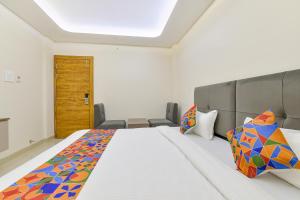 FabHotel Synergy Stays