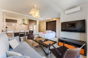 PALM-MAR Paradise with pools and AC