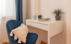 Perugia urban retreat and Light Sauna on king bed